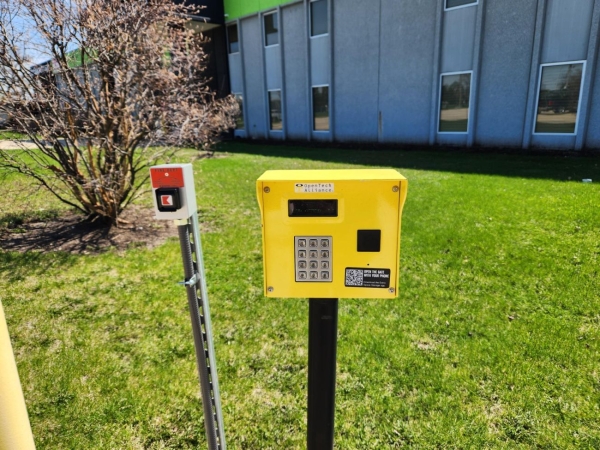 Facility photo: //images.sparefoot.com/medium/23145769e373a93c5aa.jpg