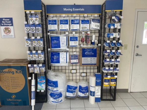 Storage Units at Extra Space Storage - 3469 - Plano - Coit Rd - 3405 Coit Road