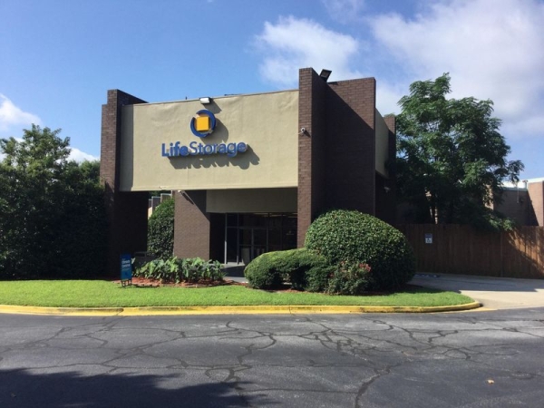 Storage Units at Extra Space Storage - 3577 - Decatur - Candler Rd - 2595 Candler Road