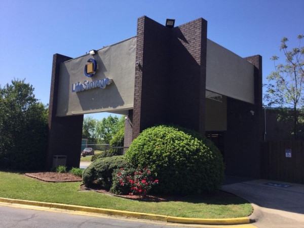 Storage Units at Extra Space Storage - 3577 - Decatur - Candler Rd - 2595 Candler Road