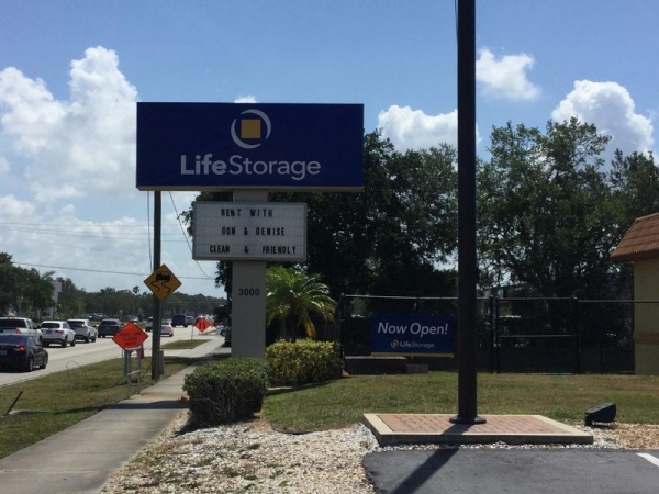 Storage Units at Extra Space Storage - 3607 - Venice - Tamiami Trl - 3000 South Tamiami Trail