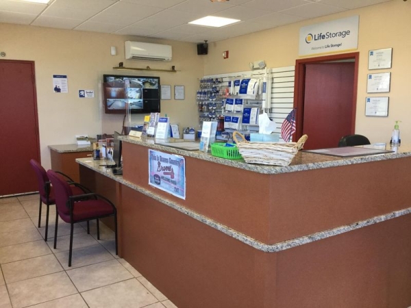 Storage Units at Extra Space Storage - 3607 - Venice - Tamiami Trl - 3000 South Tamiami Trail