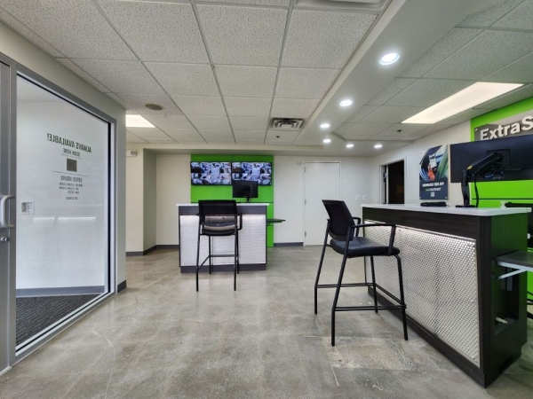 Facility photo: //images.sparefoot.com/medium/23149969c7c3d0d8ccb.jpg