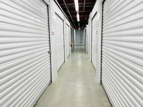 Facility photo: //images.sparefoot.com/medium/23150369942fed7e321.jpg