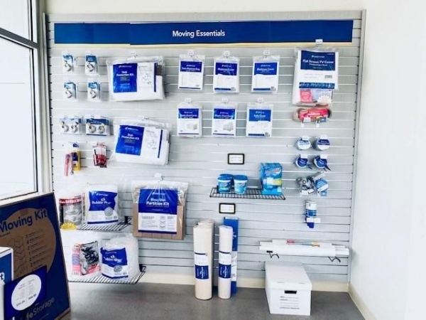 Facility photo: //images.sparefoot.com/medium/23150369942fef92612.jpg