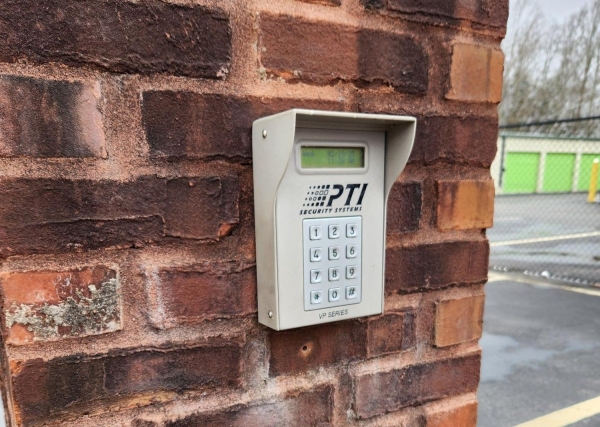 Facility photo: //images.sparefoot.com/medium/23150769e4c4c58e776.jpg