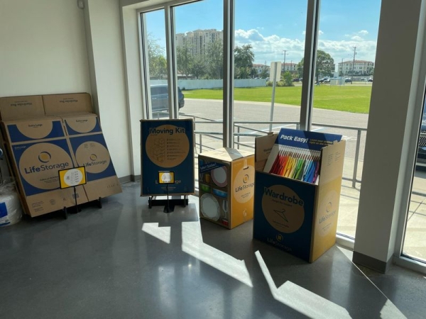 Storage Units at Extra Space Storage - 3639 - Tampa - West Shore Blvd - 5400 South West Shore Boulevard