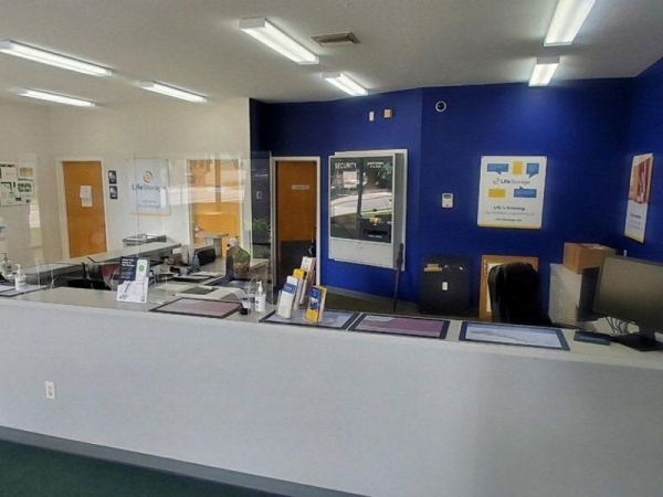 Storage Units at Extra Space Storage - 3676 - Tampa - 1821 Fletcher Ave - 1821 East Fletcher Avenue