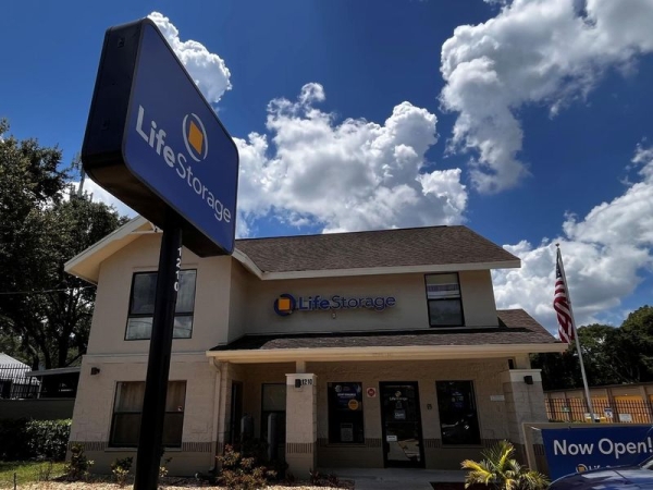 Storage Units at Extra Space Storage - 3685 - Tampa - 1210 Fletcher Ave - 1210 West Fletcher Avenue