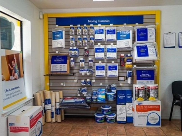 Storage Units at Extra Space Storage - 3685 - Tampa - 1210 Fletcher Ave - 1210 West Fletcher Avenue