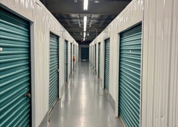 Facility photo: //images.sparefoot.com/medium/23153969942f92d7f46.jpg