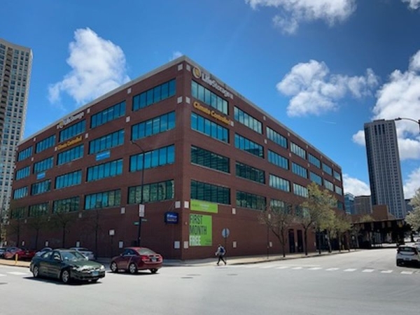 Storage Units at Extra Space Storage - 3695 - Chicago - Desplaines St - 465 North Desplaines Street