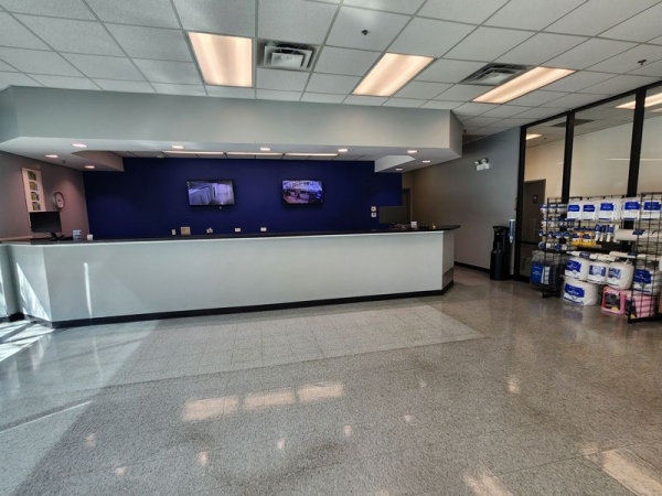 Storage Units at Extra Space Storage - 3695 - Chicago - Desplaines St - 465 North Desplaines Street