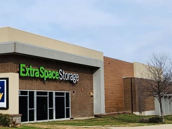 Storage Units at Extra Space Storage - 3719 - Garland - Campbell Rd - 3341 West Campbell Road