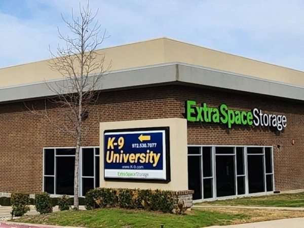 Storage Units at Extra Space Storage - 3719 - Garland - Campbell Rd - 3341 West Campbell Road