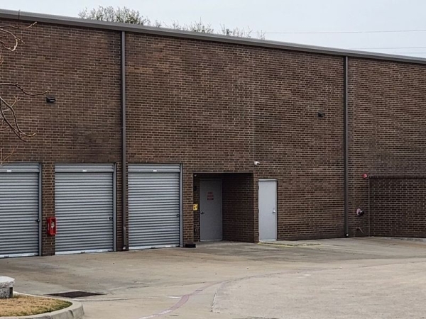 Storage Units at Extra Space Storage - 3719 - Garland - Campbell Rd - 3341 West Campbell Road