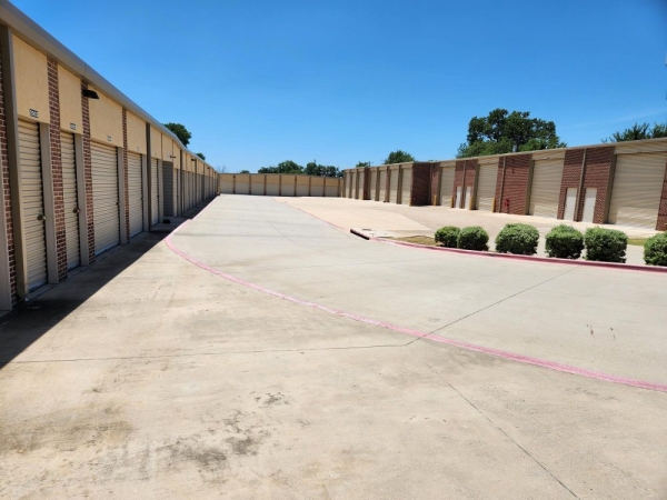 Facility photo: //images.sparefoot.com/medium/23155069942f9571c28.jpg