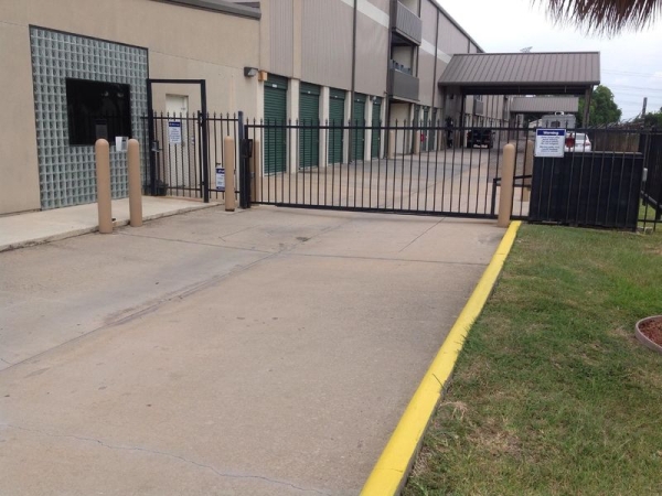 Storage Units at Extra Space Storage - 3798 - Houston - 1960 Rd - 11500 Farm To Market 1960 Road West