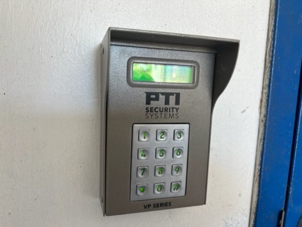 Storage Units at Extra Space Storage - 3853 - St Petersburg - 94th Ave N - 1159 94th Avenue North