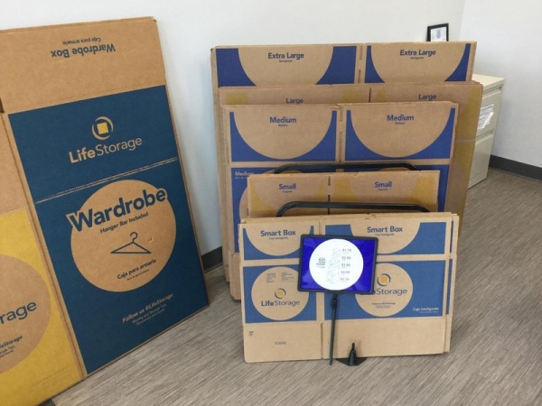 Storage Units at Extra Space Storage - 3867 - Smyrna - Tibarron Pkwy - 1587 Tibarron Parkway Southeast