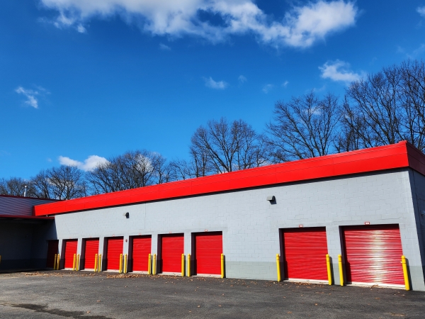 Facility photo: //images.sparefoot.com/medium/23162969942fd7d473a.jpg