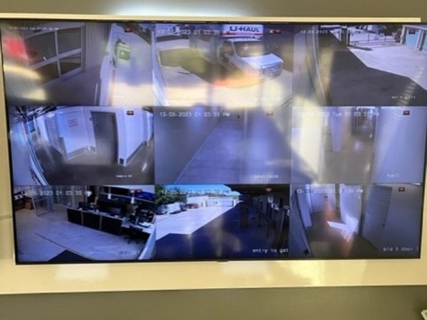 Facility photo: //images.sparefoot.com/medium/2316326904ef3c19f10.jpg