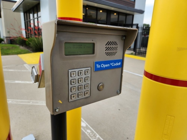 Facility photo: //images.sparefoot.com/medium/2316336994305c56d0f.jpg