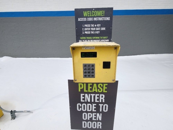 Facility photo: //images.sparefoot.com/medium/231671697bd7d6cd83f.png