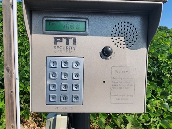 Facility photo: //images.sparefoot.com/medium/23167364f90e17a8925.jpg