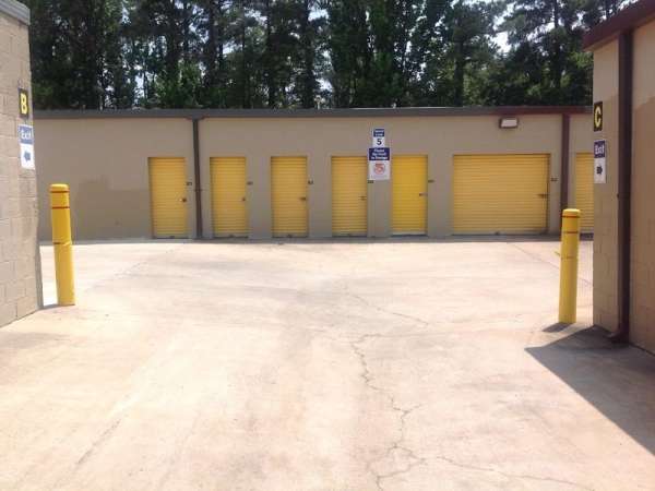 Facility photo: //images.sparefoot.com/medium/23168164d532cf0a3cb.jpg