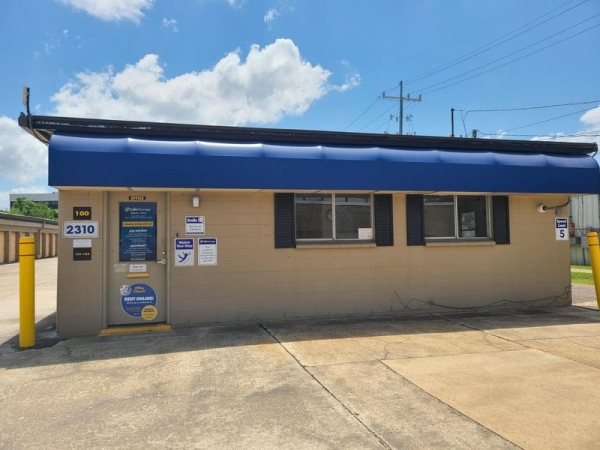 Facility photo: //images.sparefoot.com/medium/23168664d532feefa61.jpg