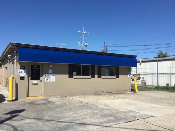 Facility photo: //images.sparefoot.com/medium/23168664d5330024b24.jpg