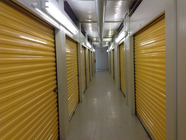 Facility photo: //images.sparefoot.com/medium/23168864d5331787b34.jpg