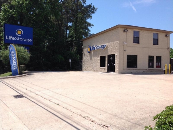 Facility photo: //images.sparefoot.com/medium/23169264d5334070d33.jpg