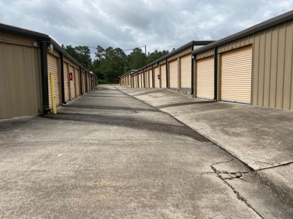 Facility photo: //images.sparefoot.com/medium/23169264d5334347c53.jpg