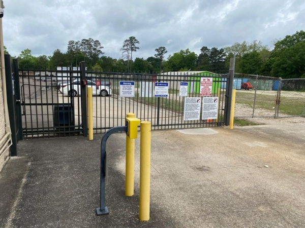 Facility photo: //images.sparefoot.com/medium/23169264d53345c3d49.jpg