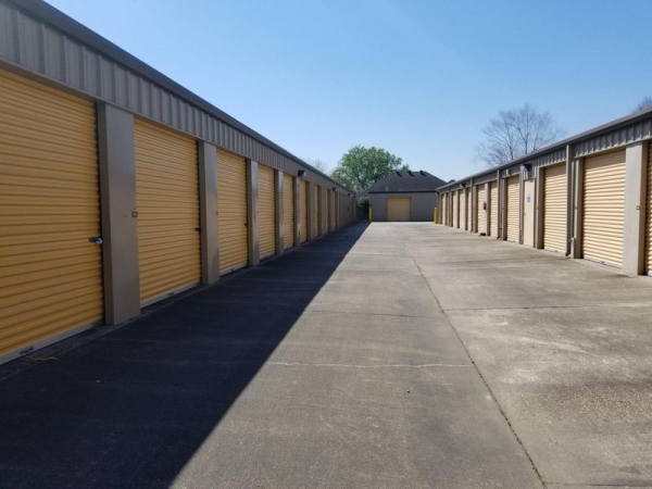 Facility photo: //images.sparefoot.com/medium/23169464d533587a946.jpg