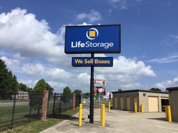 Facility photo: //images.sparefoot.com/medium/23169564d53361a62eb.jpg