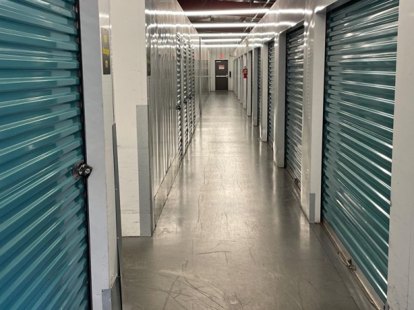 Facility photo: //images.sparefoot.com/medium/23169864d5338b82c8c.jpg