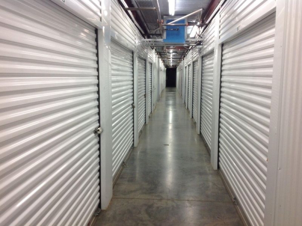 Facility photo: //images.sparefoot.com/medium/23170065260e6c38abb.jpg