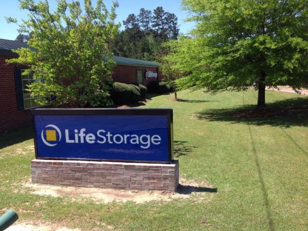 Facility photo: //images.sparefoot.com/medium/23170264d533a1982f8.jpg