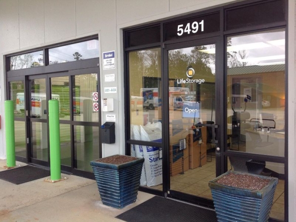 Facility photo: //images.sparefoot.com/medium/23170264d533a46023d.jpg