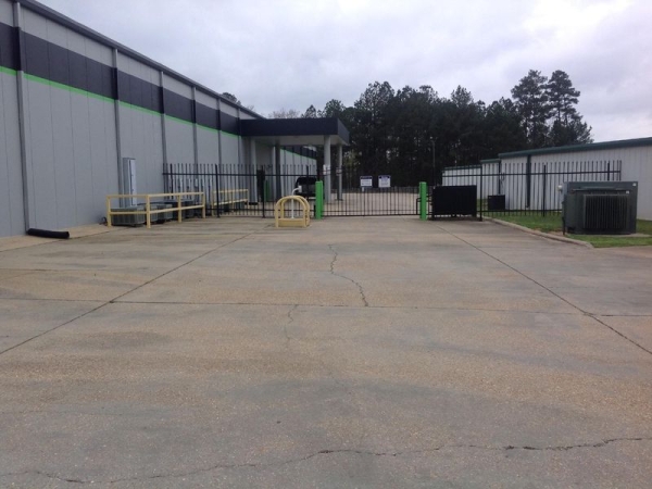 Facility photo: //images.sparefoot.com/medium/23170264d533a5ac9e2.jpg