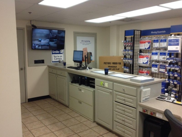 Facility photo: //images.sparefoot.com/medium/23170264d533a739197.jpg