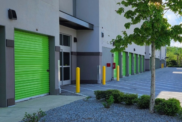 Facility photo: //images.sparefoot.com/medium/2317166a09bb72b02e9.jpg