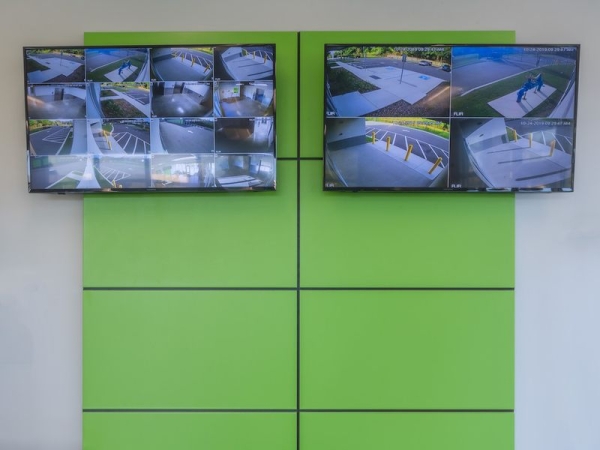 Storage Units at Extra Space Storage - 4130 - Tampa - Laurel St - 5012 West Laurel Street