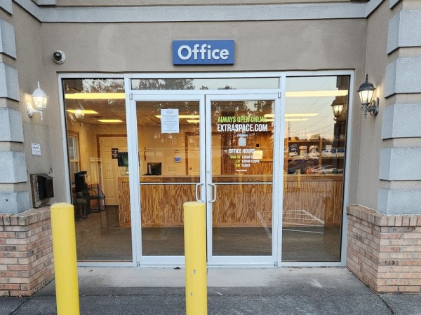 Storage Units at Extra Space Storage - 4146 - Marietta - Powder Springs Rd SW - 1401 Powder Springs Street Southwest