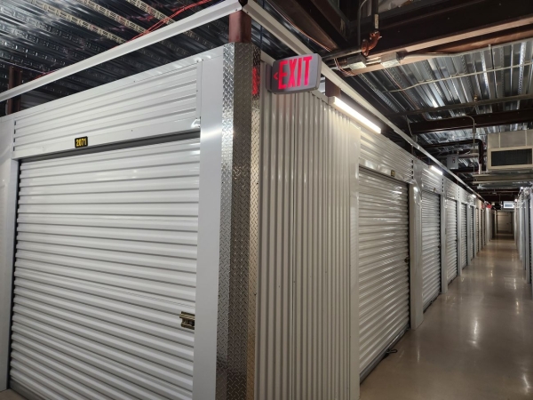 Facility photo: //images.sparefoot.com/medium/23172969943029f0b89.jpg