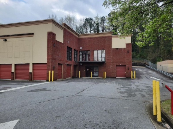 Storage Units at Extra Space Storage - 4175 - Atlanta - Pleasantdale Rd - 3810 Pleasantdale Road