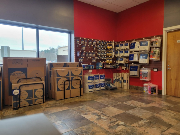 Storage Units at Extra Space Storage - 4175 - Atlanta - Pleasantdale Rd - 3810 Pleasantdale Road